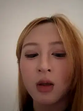 yuki june online show from 09/18/25, 07:11