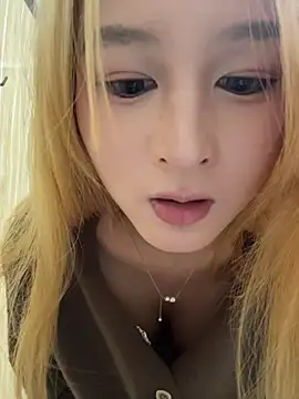 yuki june online show from 11/14/25, 08:40