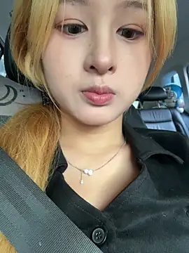 yuki june online show from 10/26/25, 08:48