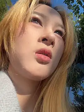 yuki june online show from 11/20/25, 07:53