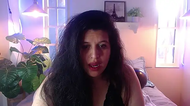 Snapshot of Andrea_secret_ chatting on 04/08/26, 01:45 Andrea secret online show from 04/08/26, 01:45