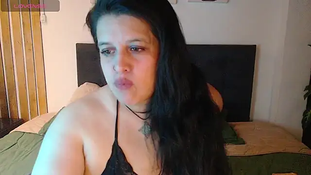 Snapshot of Andrea_secret_ chatting on 01/17/26, 04:21 Andrea secret online show from 01/17/26, 04:21