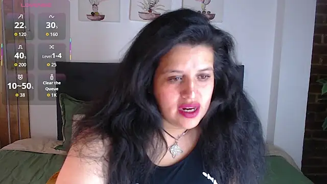 Andrea secret  online show from 11/20/25, 01:45