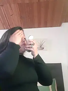 Snapshot of Andrea_secret_ chatting on 03/22/26, 02:07 Andrea secret online show from 03/22/26, 02:07