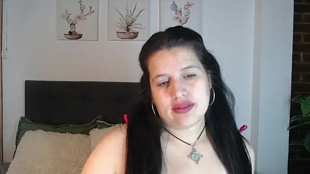 Andrea secret  online show from 11/01/25, 02:00