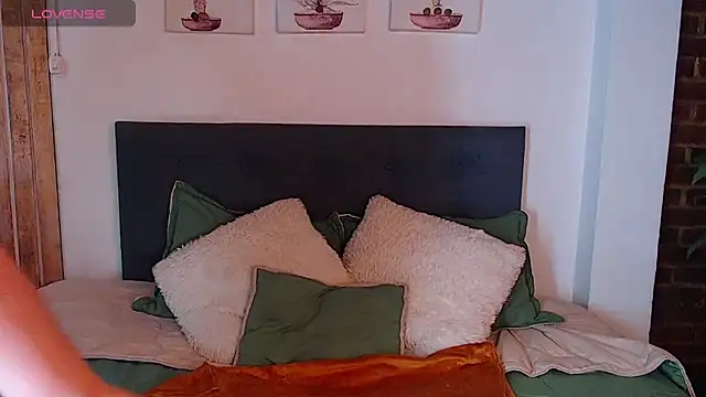 Andrea secret  online show from 12/04/25, 02:49