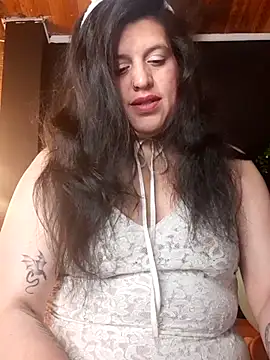 Snapshot of Andrea_secret_ chatting on 04/05/26, 02:35 Andrea secret online show from 04/05/26, 02:35