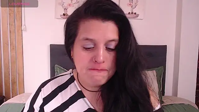 Snapshot of Andrea_secret_ chatting on 02/04/26, 03:18 Andrea secret online show from 02/04/26, 03:18