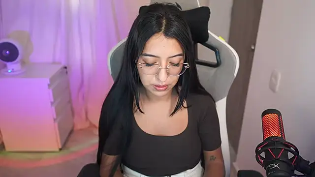 Valerygomez02 online show from 10/08/25, 08:09