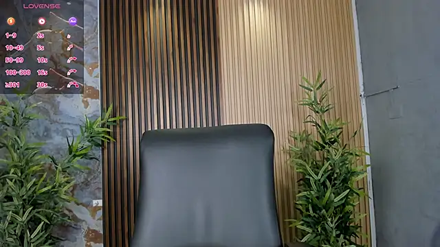 Megancoxx online show from 10/28/25, 10:47