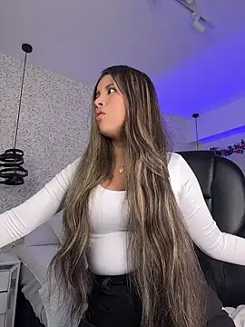 EMILIIA RICHTER   online show from 02/17/26, 07:33