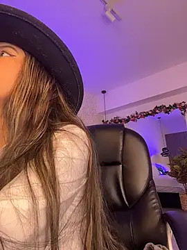 EMILIIA RICHTER   online show from 03/16/26, 07:49