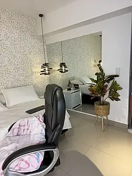 EMILIIA RICHTER   online show from 11/09/25, 12:09