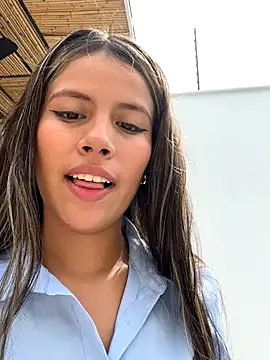 EMILIIA RICHTER   online show from 10/31/25, 07:10