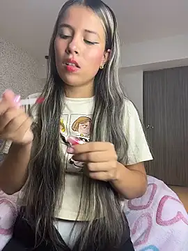 EMILIIA RICHTER   online show from 11/11/25, 05:19