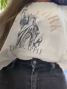 EMILIIA RICHTER   online show from 10/18/25, 07:38