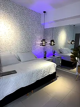 EMILIIA RICHTER   online show from 10/16/25, 08:06