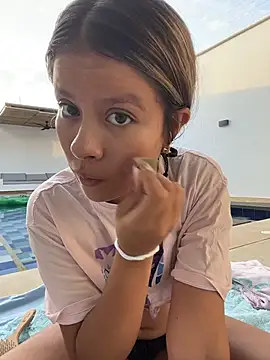 EMILIIA RICHTER   online show from 12/14/25, 11:38