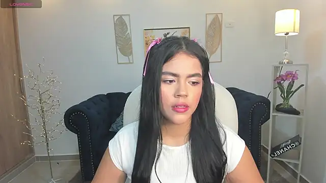 Snapshot of Mila_blaze chatting on 11/03/25, 12:38 Mila blaze online show from 11/03/25, 12:38