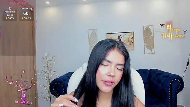 Snapshot of Mila_blaze chatting on 10/28/25, 12:11 Mila blaze online show from 10/28/25, 12:11