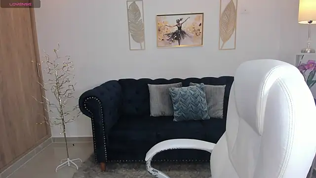 Snapshot of Mila_blaze chatting on 11/09/25, 02:48 Mila blaze online show from 11/09/25, 02:48