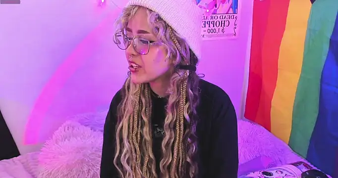 NekoWaifu online show from 12/05/25, 01:32