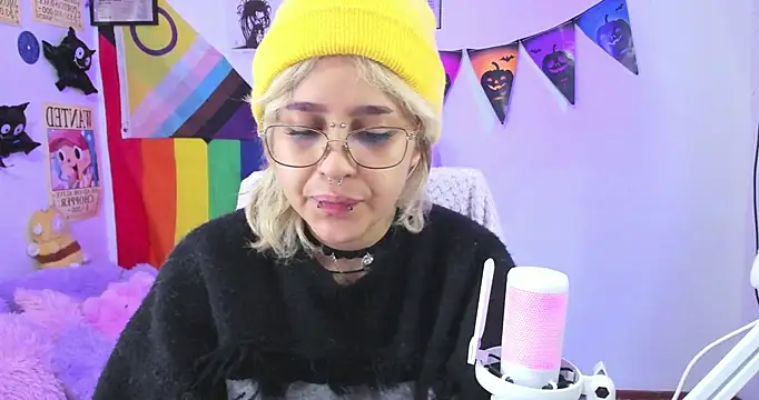 NekoWaifu online show from 10/25/25, 01:12