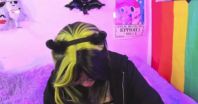 NekoWaifu online show from 10/29/25, 01:21