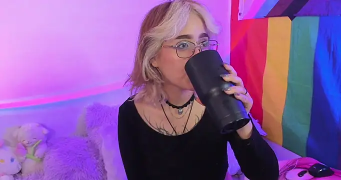 NekoWaifu online show from 10/02/25, 12:52