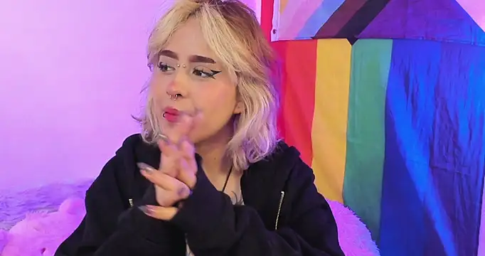 NekoWaifu online show from 10/15/25, 01:08