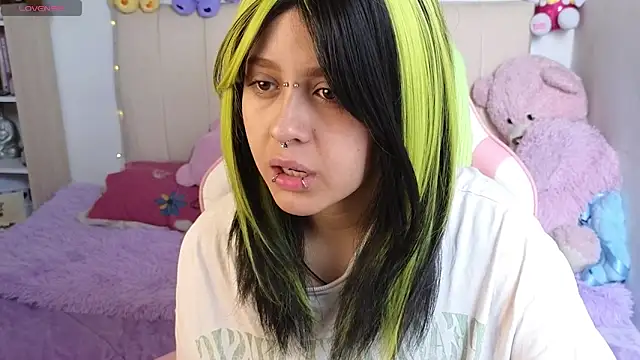 Snapshot of NekoWaifu chatting on 05/27/26, 03:08 NekoWaifu online show from 05/27/26, 03:08