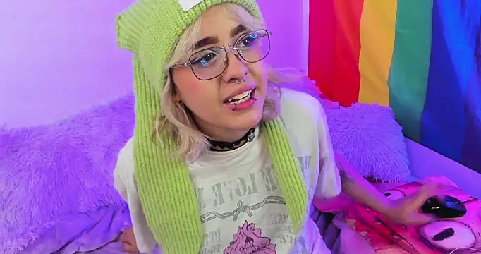 NekoWaifu online show from 10/08/25, 12:50