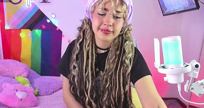 NekoWaifu online show from 12/01/25, 01:45