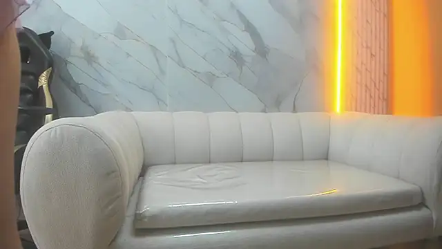 Snapshot of Isabella_Blondetf chatting on 09/17/25, 10:56 Isabella Blondetf online show from 09/17/25, 10:56