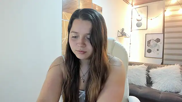 Snapshot of sophiee09_ chatting on 10/10/25, 01:56 sophiee09 online show from 10/10/25, 01:56