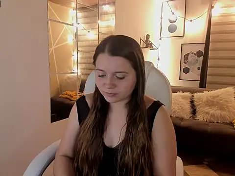 Snapshot of sophiee09_ chatting on 10/15/25, 02:32 sophiee09 online show from 10/15/25, 02:32
