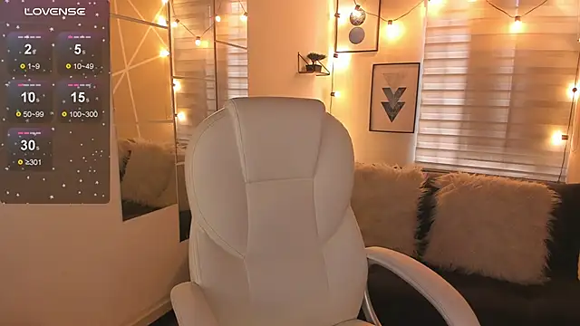 sophiee09  online show from 03/09/26, 01:36