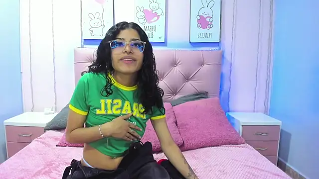 Snapshot of Issaa_Tyler chatting on 10/19/25, 02:58 Issaa Tyler online show from 10/19/25, 02:58