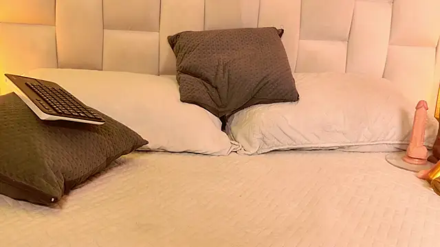 paulina cano online show from 12/05/25, 07:12