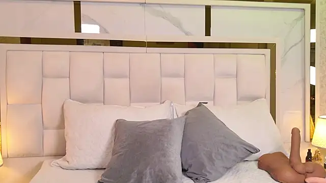 paulina cano online show from 12/02/25, 07:26