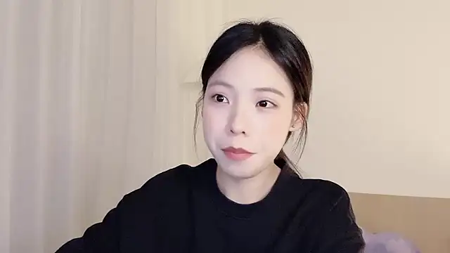 Snapshot of Meng_777 chatting on 11/10/25, 12:43 Meng 777 online show from 11/10/25, 12:43