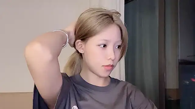 Meng 777 online show from 04/20/26, 01:03