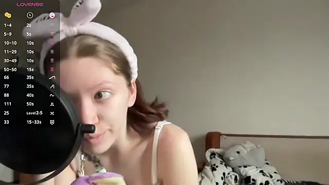 MargarettNewbie online show from 10/19/25, 04:15