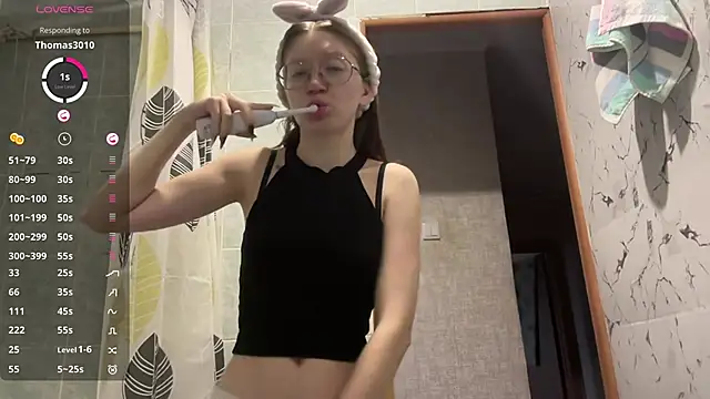 MargarettNewbie online show from 10/17/25, 04:05