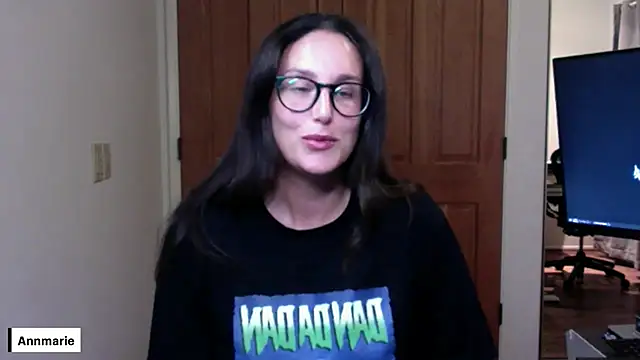 annmarieferrara online show from 10/01/25, 02:27