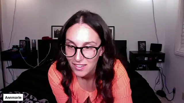 annmarieferrara online show from 10/31/25, 04:14