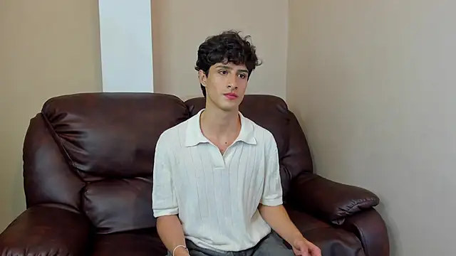 Xam Collen online show from 12/17/25, 02:44