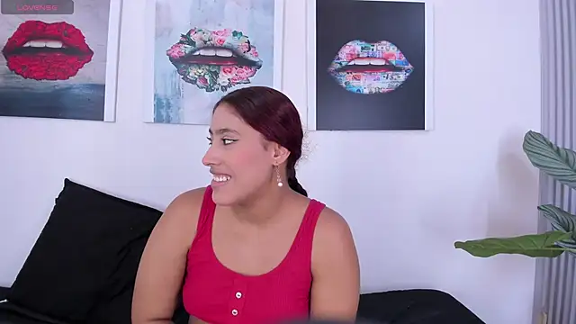 Girls inlove online show from 10/06/25, 12:06