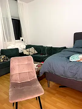 Lara khalifaa online show from 10/22/25, 05:45