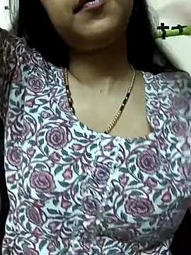 Snapshot of reetika6375 chatting on 02/06/26, 10:06 reetika6375 online show from 02/06/26, 10:06